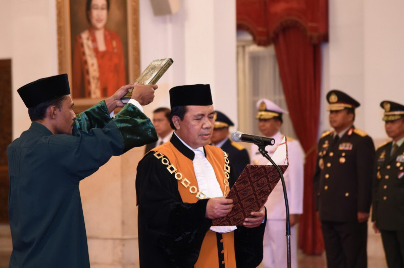 Hakim PN Surabaya Itong Satu Almamater dengan Ketua MA
