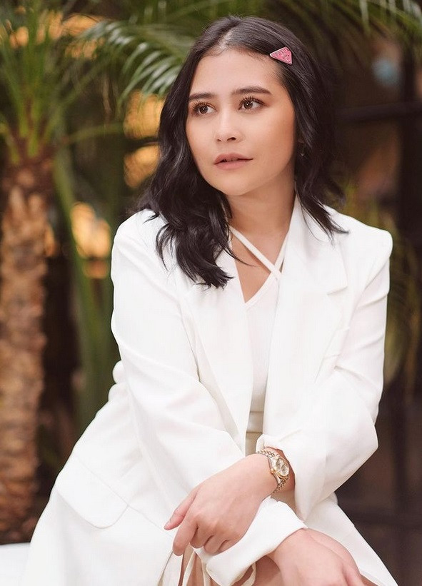 Prilly Latuconsina Rayakan Kemenangan Persikota Tangerang si Bayi Ajaib